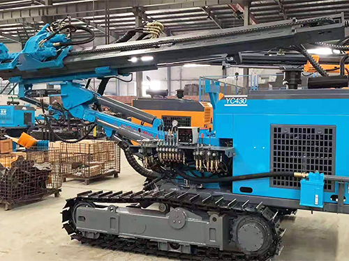 潛孔鉆車 潛孔鉆車